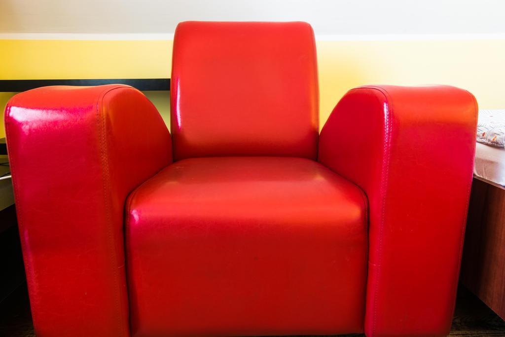 Red Apartment Wrocław Rom bilde